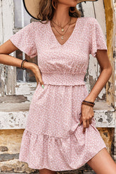 Robe à volants et col en V à smocks imprimés